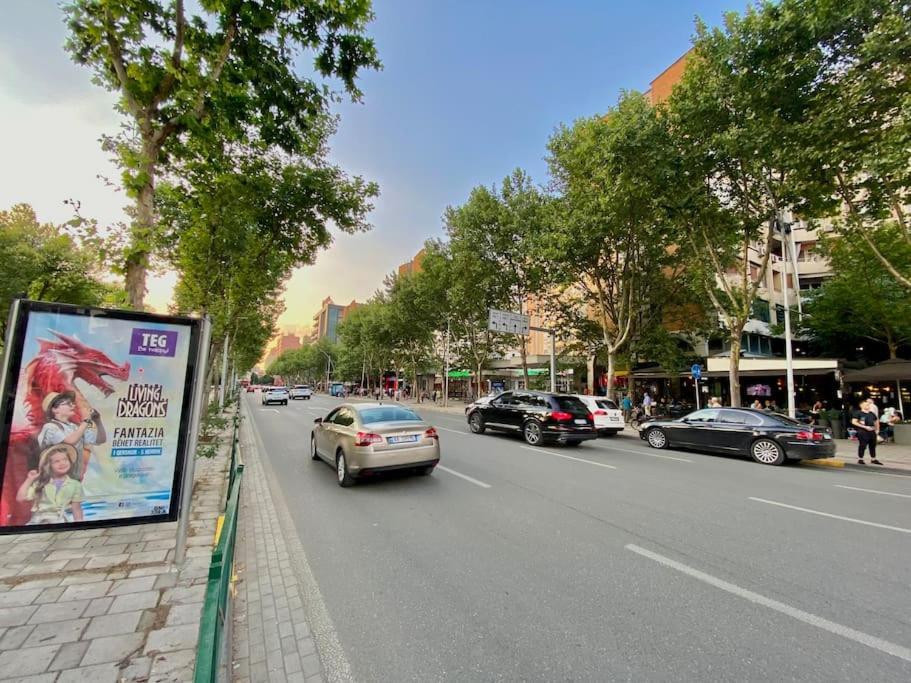 City Centre Big Art'Partment Heart Of The Capital Tirana Esterno foto